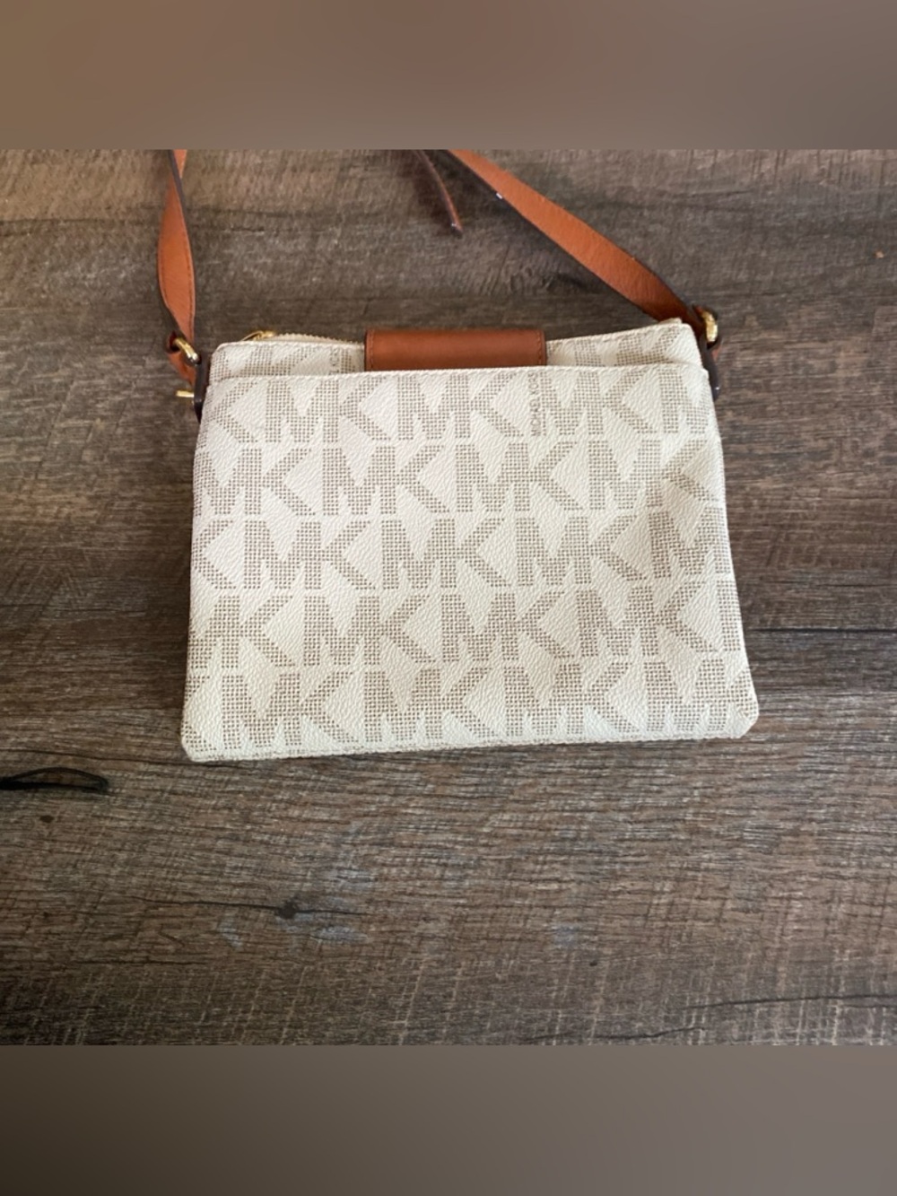 Michael Kors Vanilla/Brown Leather Signature Fulton Monogram Crossbody bag - Picture 12 of 12